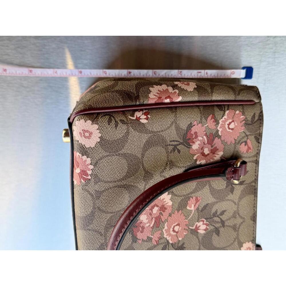 Coach Surrey Signature Canvas Pink Floral Print NWOT 12x9 - Picture 15 of 15
